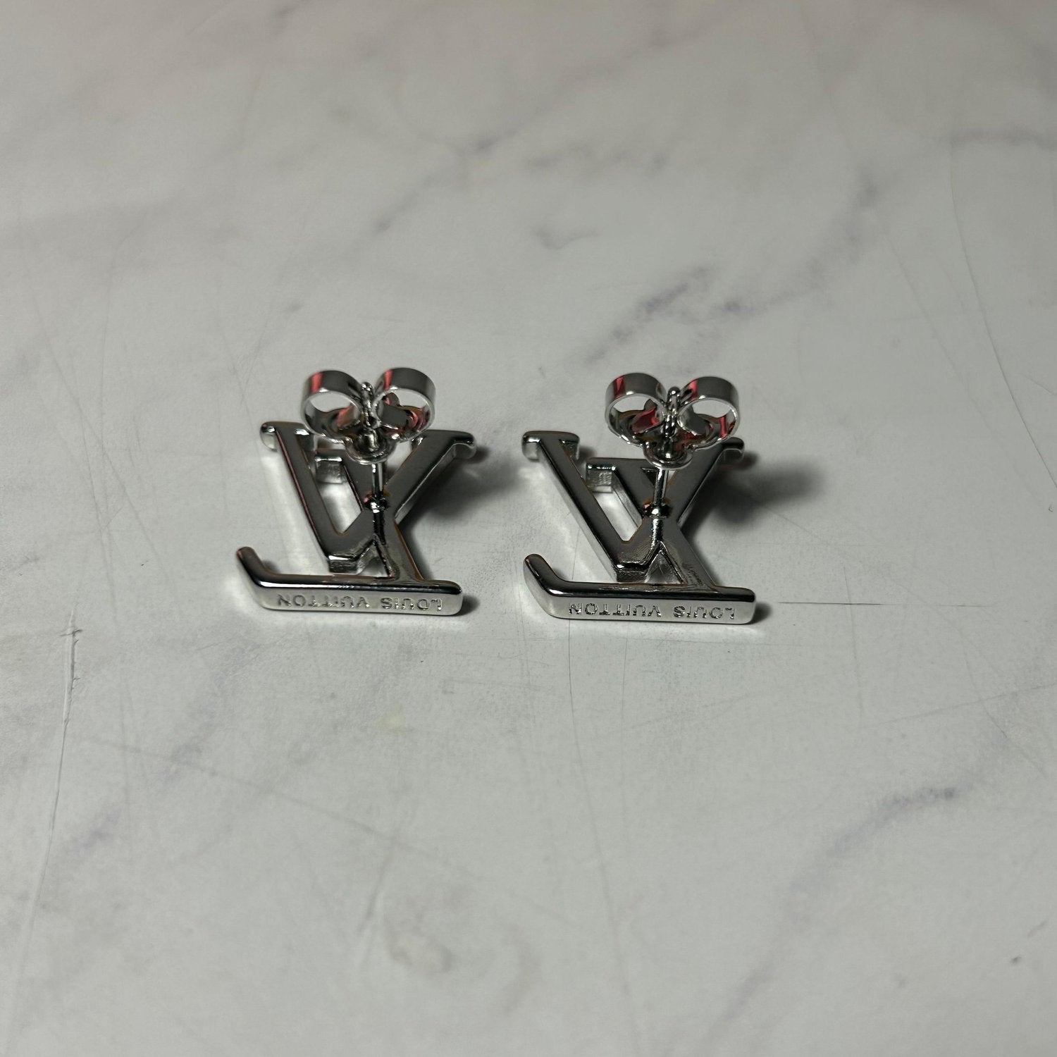 LV ICONIC EARRINGS (2 COLOURS) - Image 8