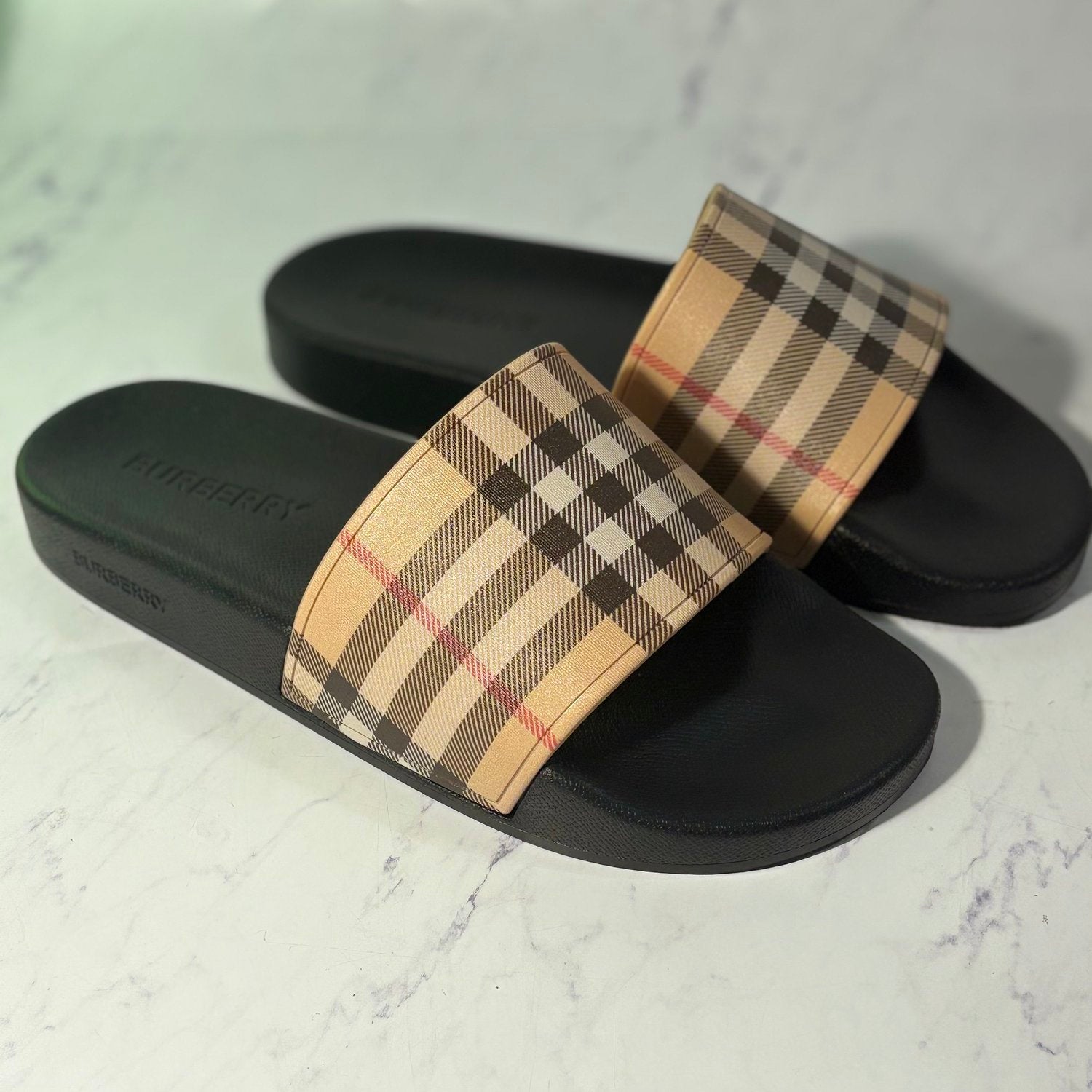 BURBERRY SLIDERS (SIZE 8-11 UK) - Image 3