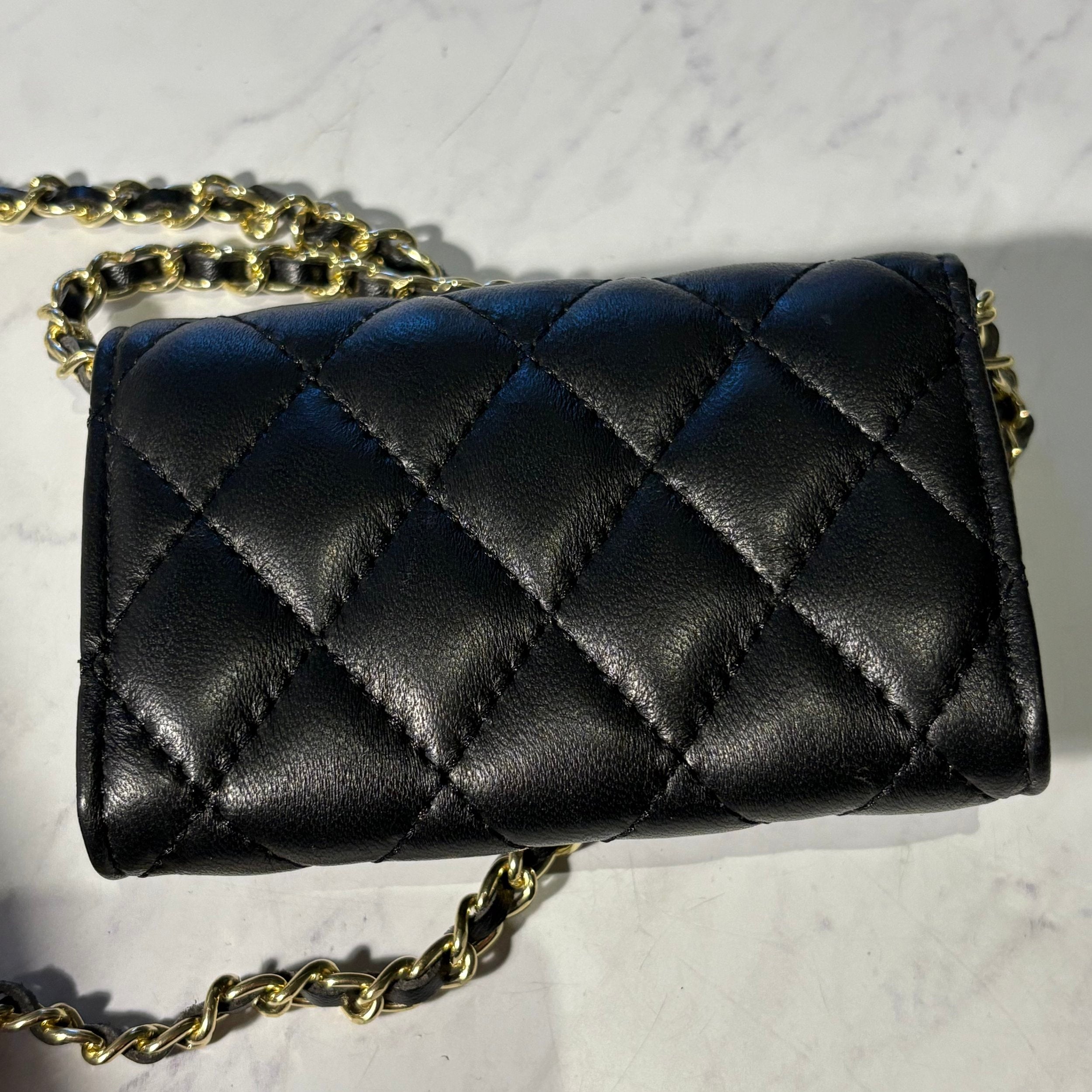 CHANEL WALLET ON CHAIN - Image 6