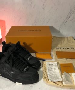 LV SKATES (SIZE 8-12 UK)