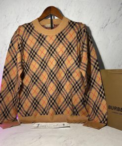 BURBERRY CHECK SWEATER (SIZE S-XL)
