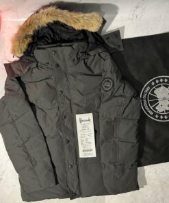 CANADA GOOSE WYNDHAM COAT (SIZE S-XL)