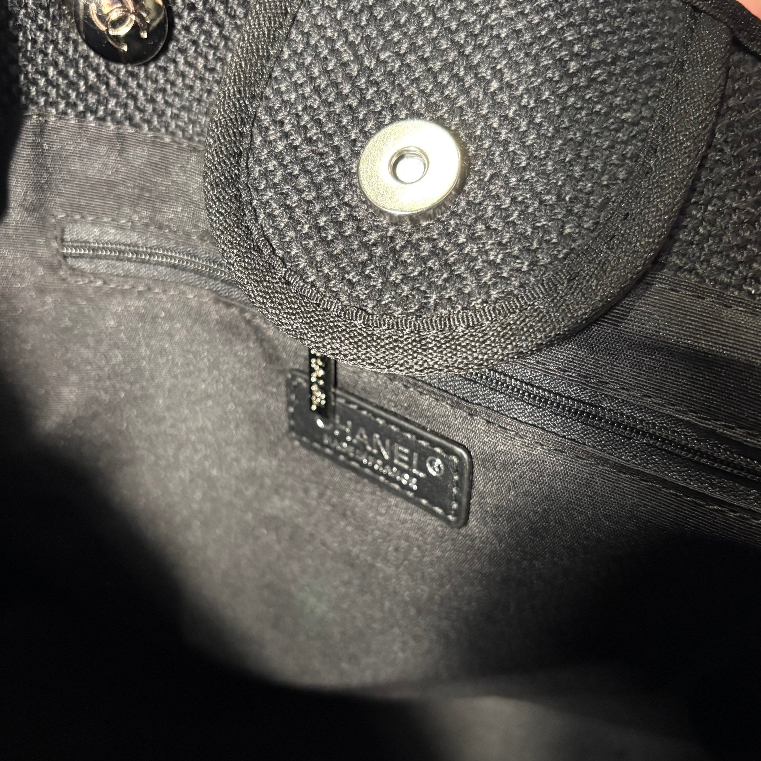 CHANEL TOTE BAG - Image 7