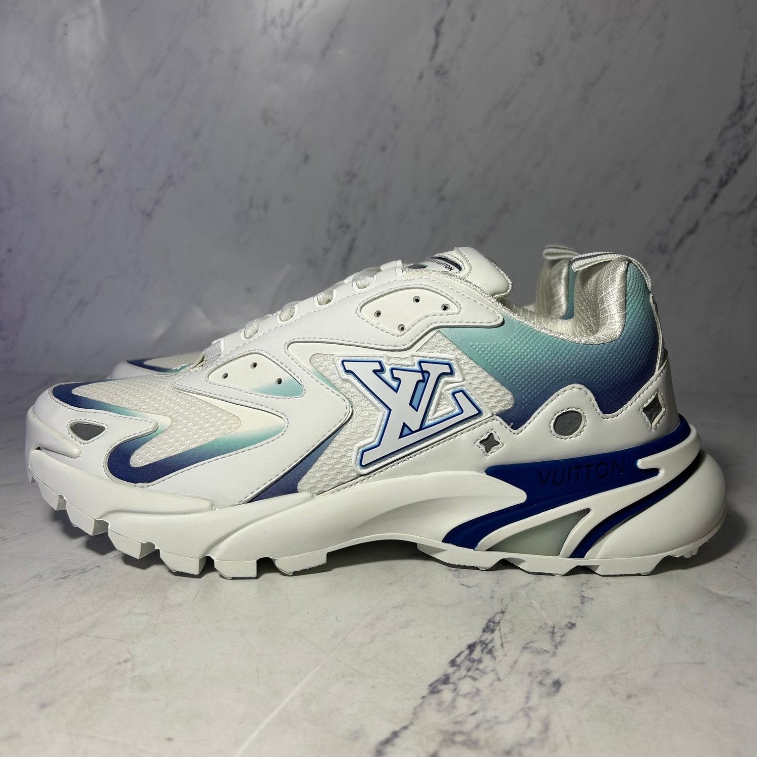 LV TATIC RUNNERS (SIZE 8-12 UK) - Image 2