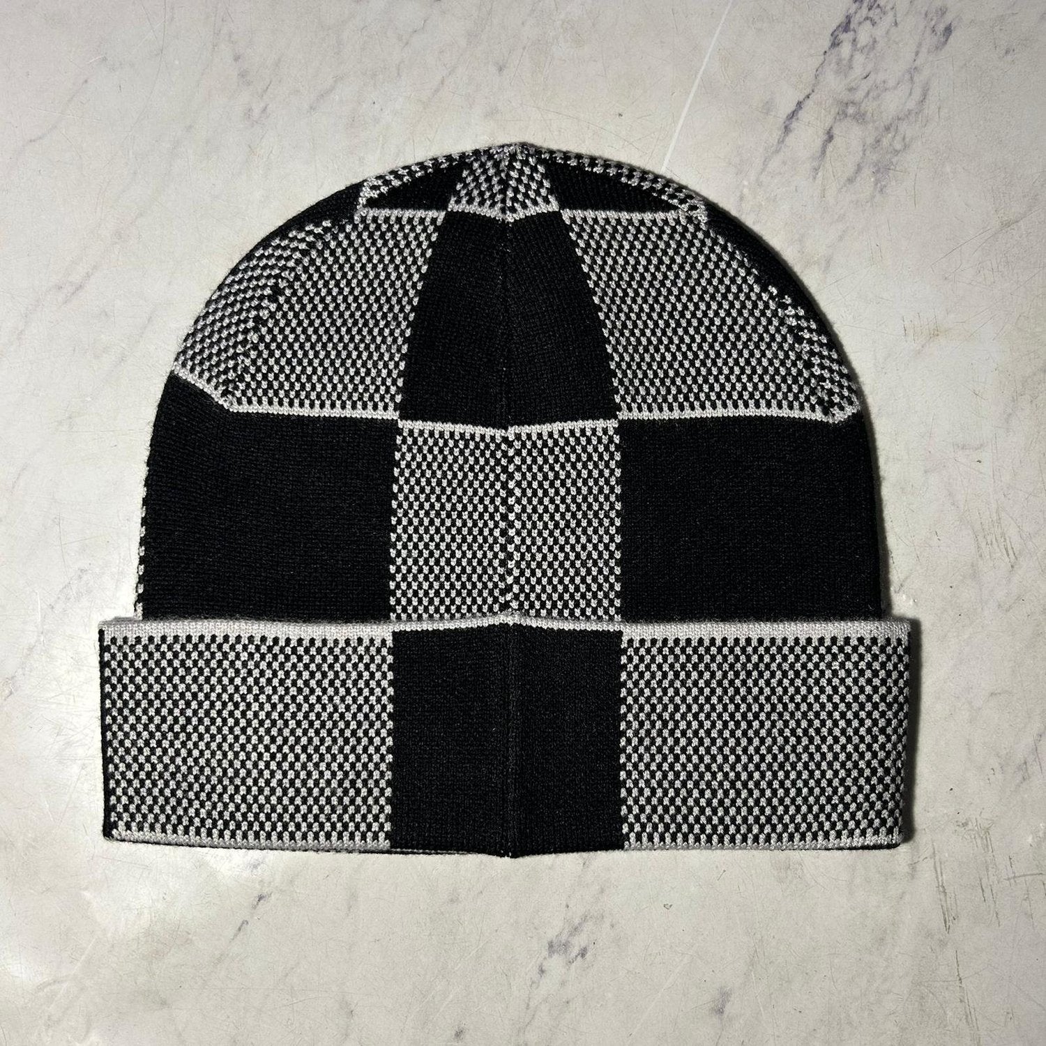 LV BEANIE & SCARF SET - Image 8
