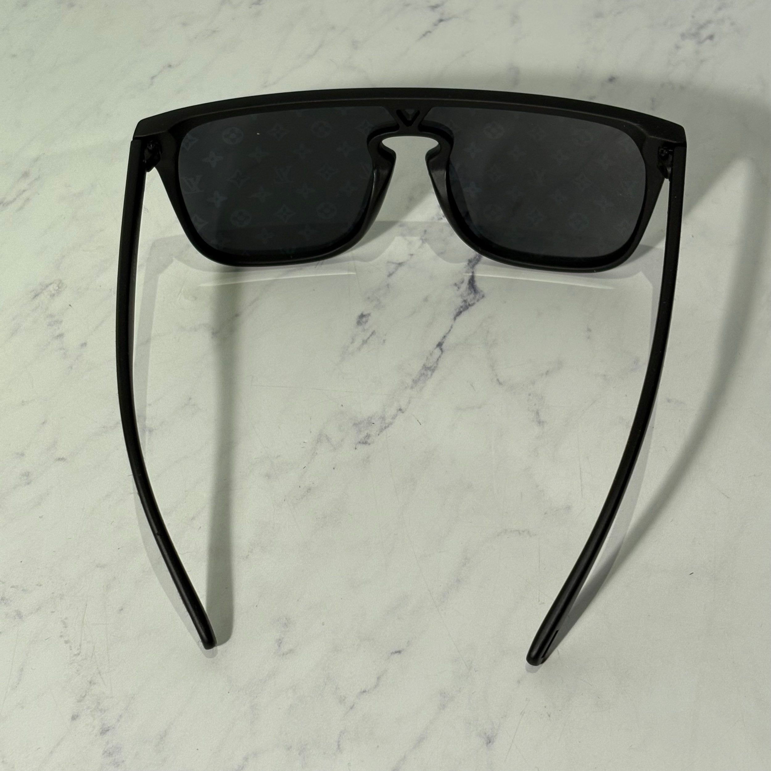 LV SUNGLASSES WAIMEA - Image 10