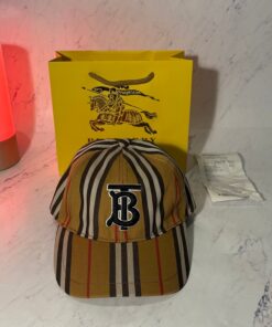 BURBERRY CAP