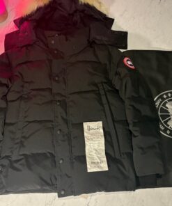 Alternative view of CANADA GOOSE WYNDHAM COAT (SIZE S-XL)