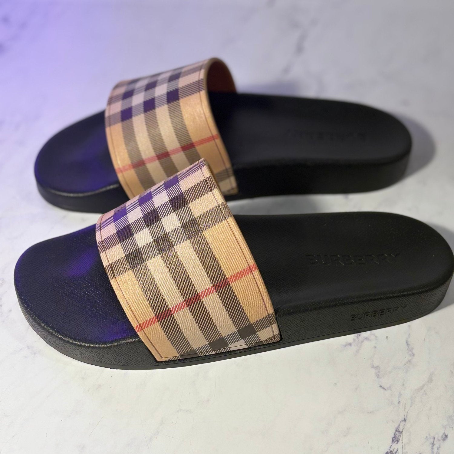 BURBERRY SLIDERS (SIZE 8-11 UK) - Image 6