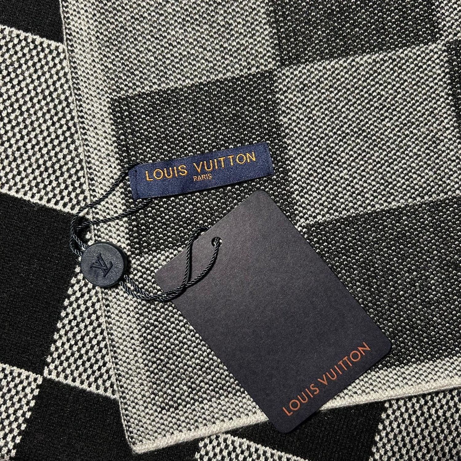 LV BEANIE & SCARF SET - Image 6