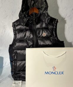MONCLER GILET DETACHABLE HOOD (SIZE S-XL)
