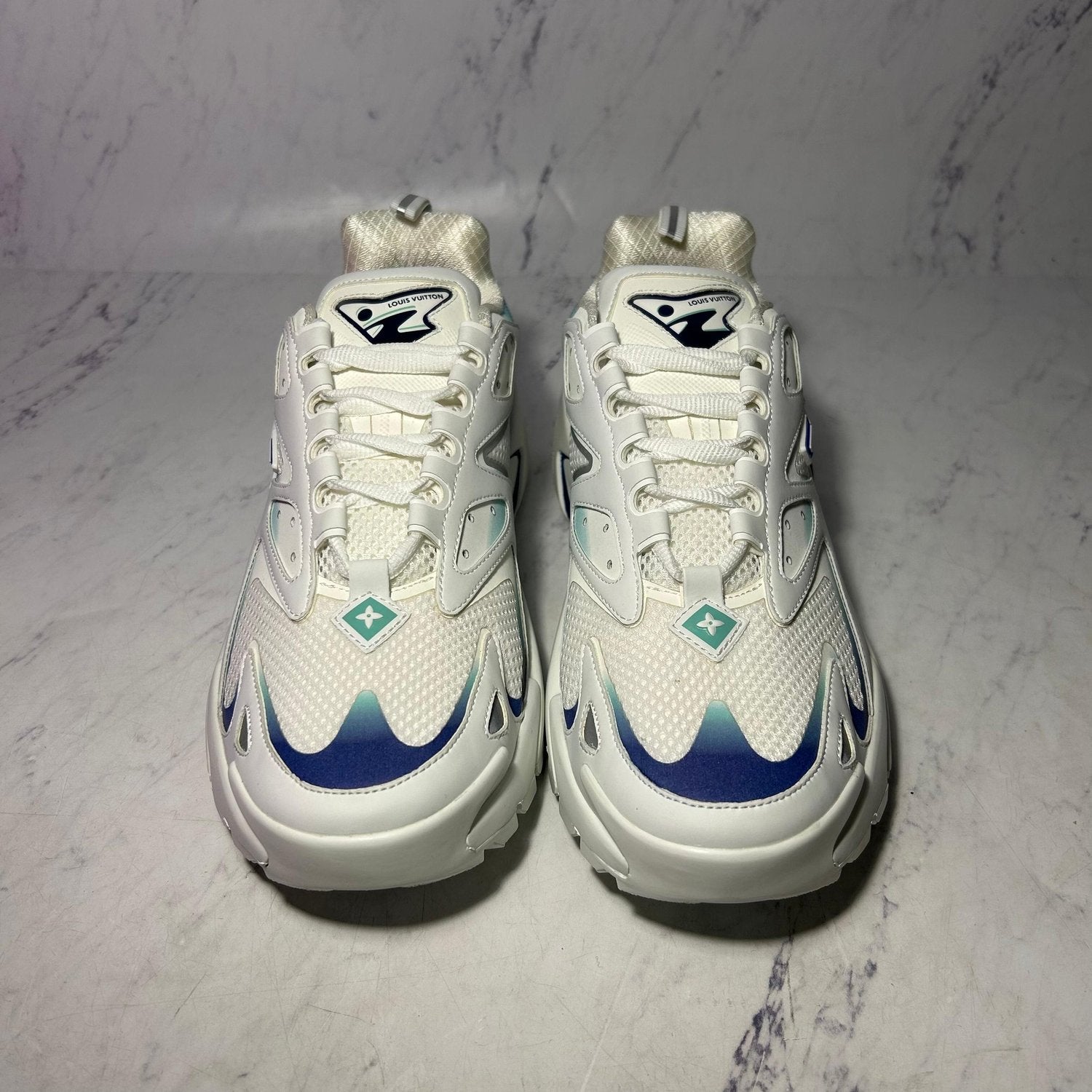 LV TATIC RUNNERS (SIZE 8-12 UK) - Image 4