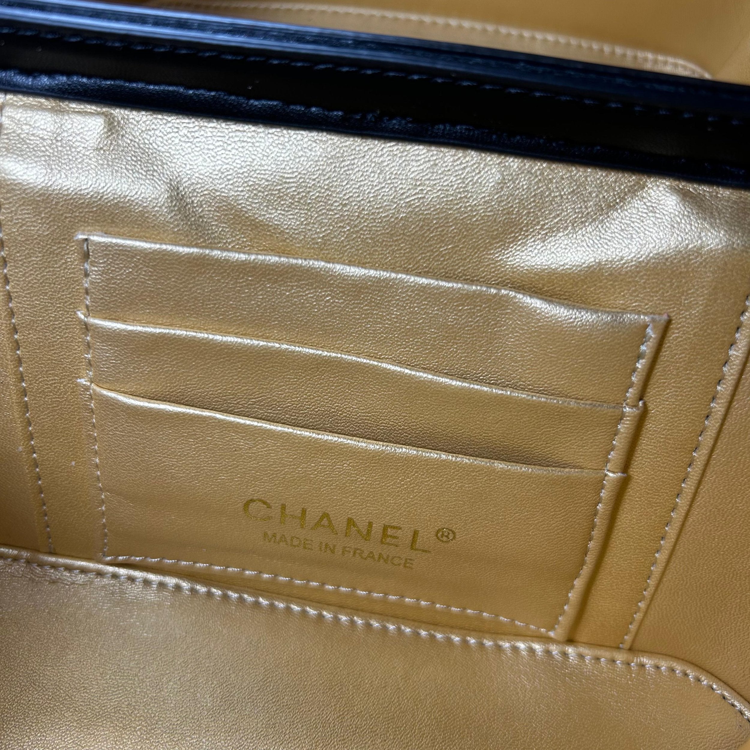 CHANEL VANITY CASE - Image 8