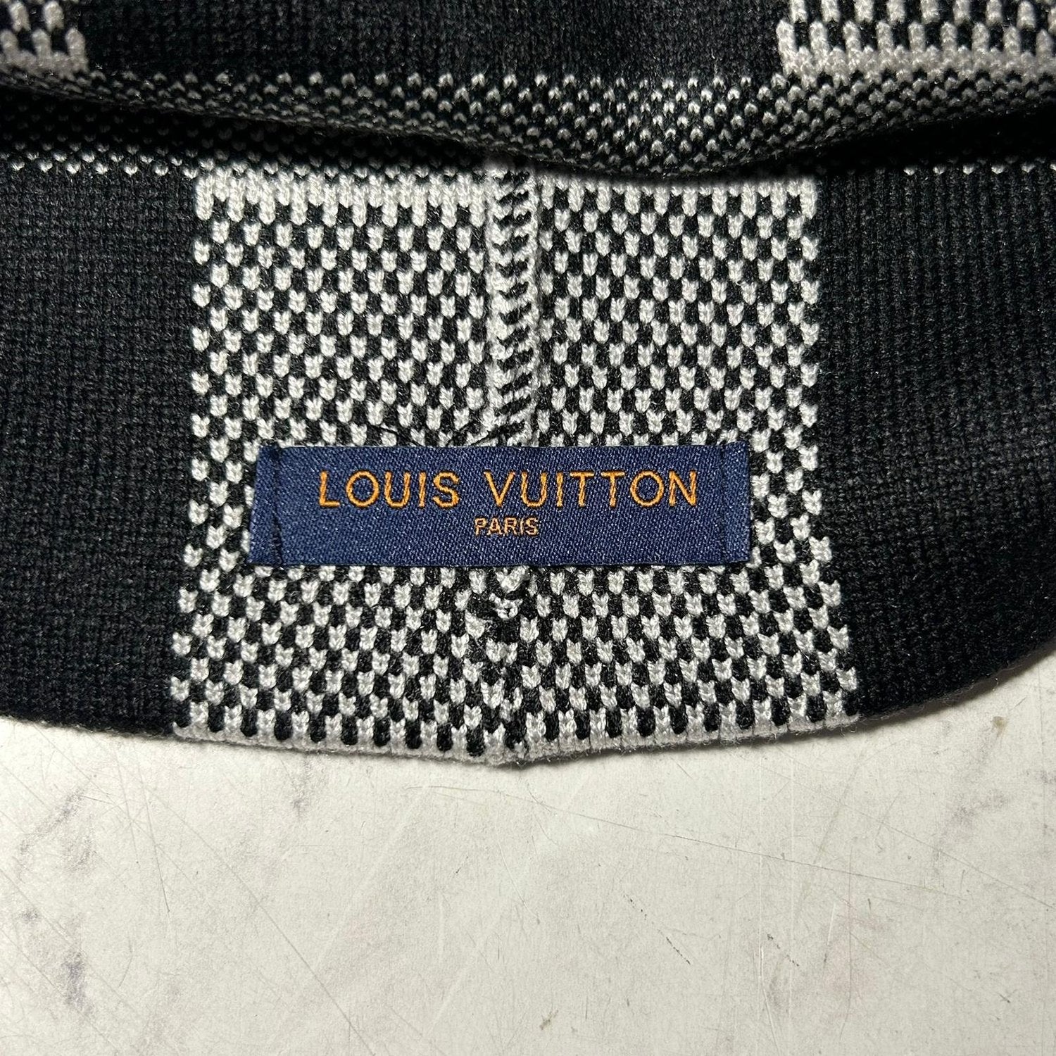 LV BEANIE & SCARF SET - Image 9