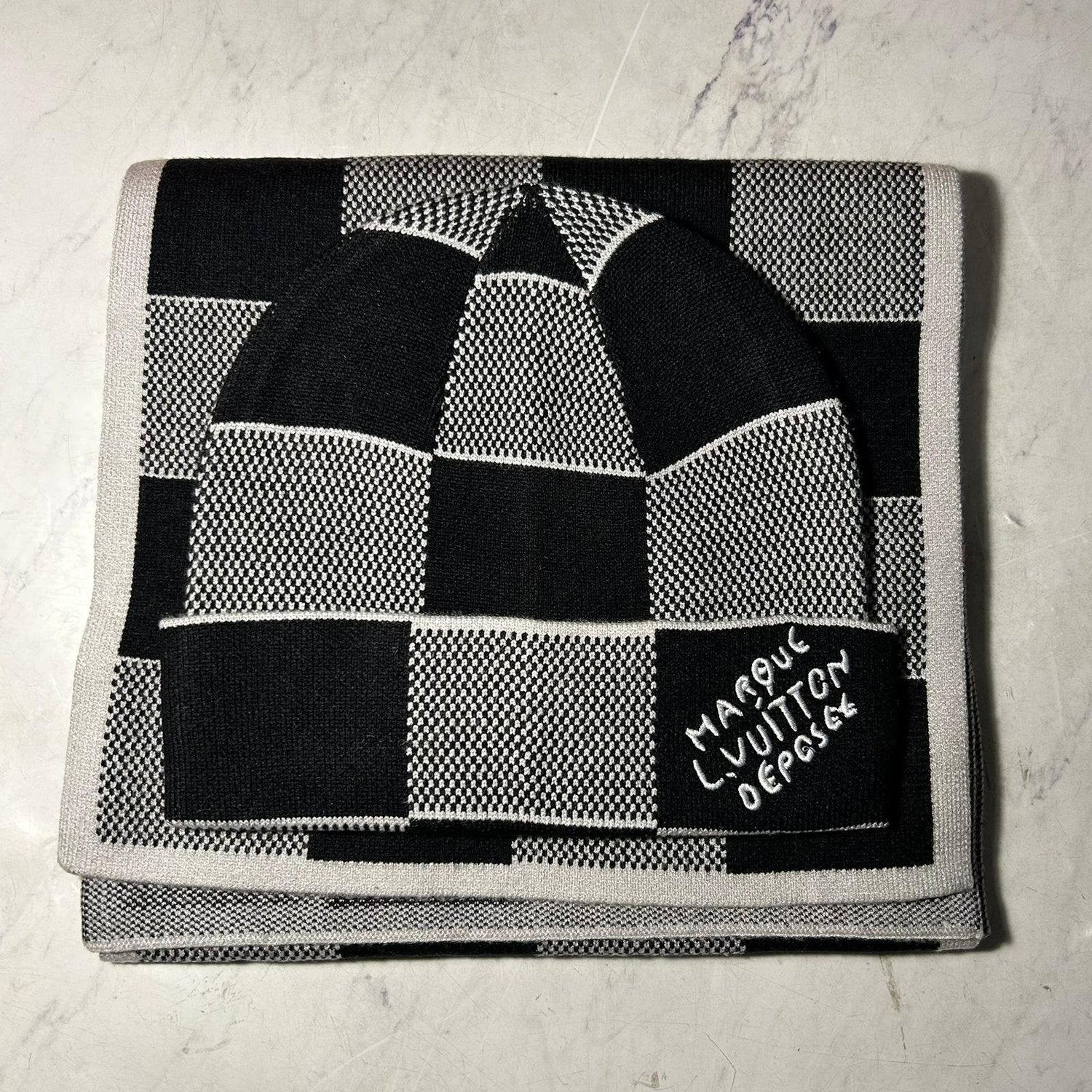 LV BEANIE & SCARF SET - Image 2