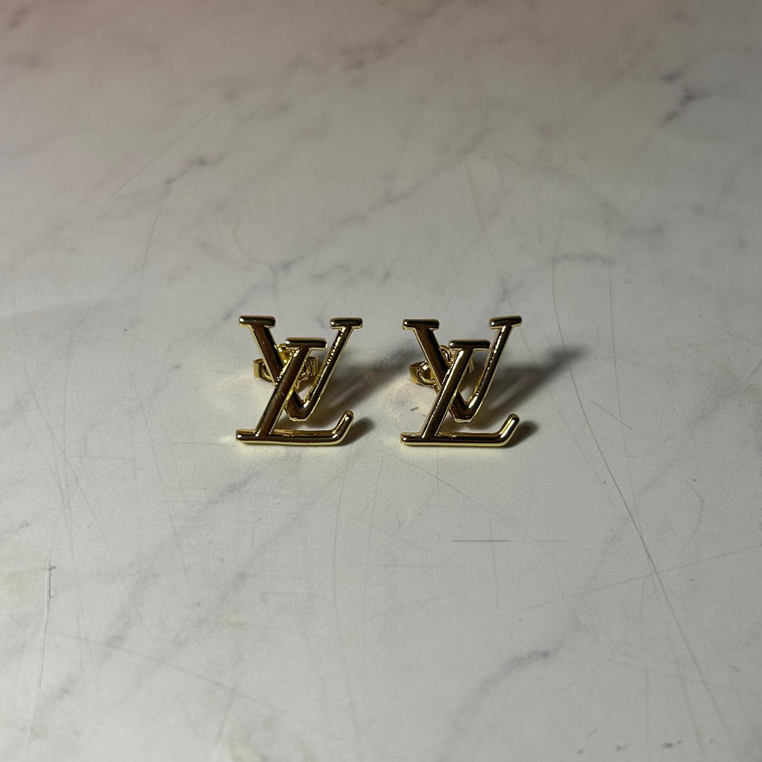 LV ICONIC EARRINGS (2 COLOURS) - Image 6