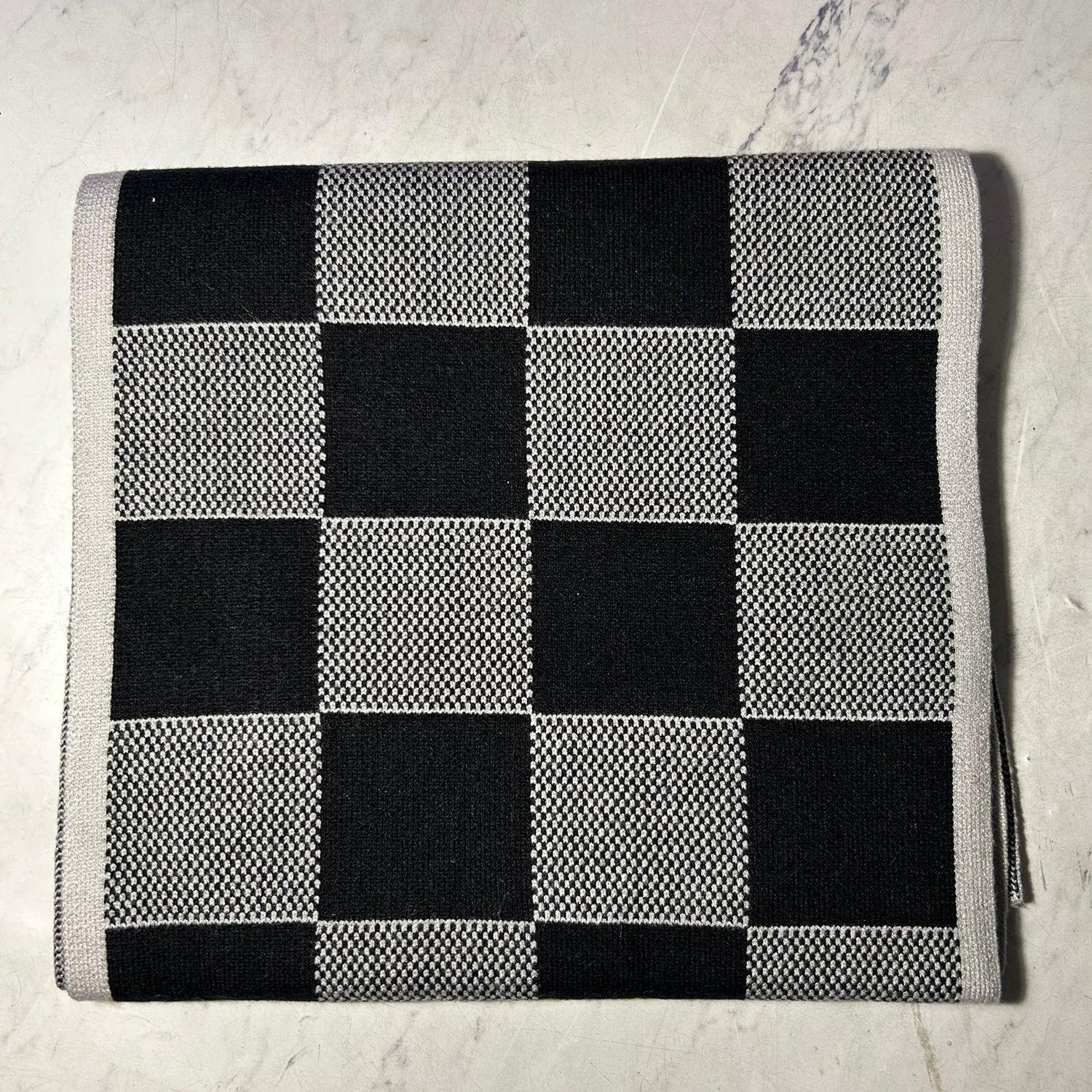 LV BEANIE & SCARF SET - Image 3