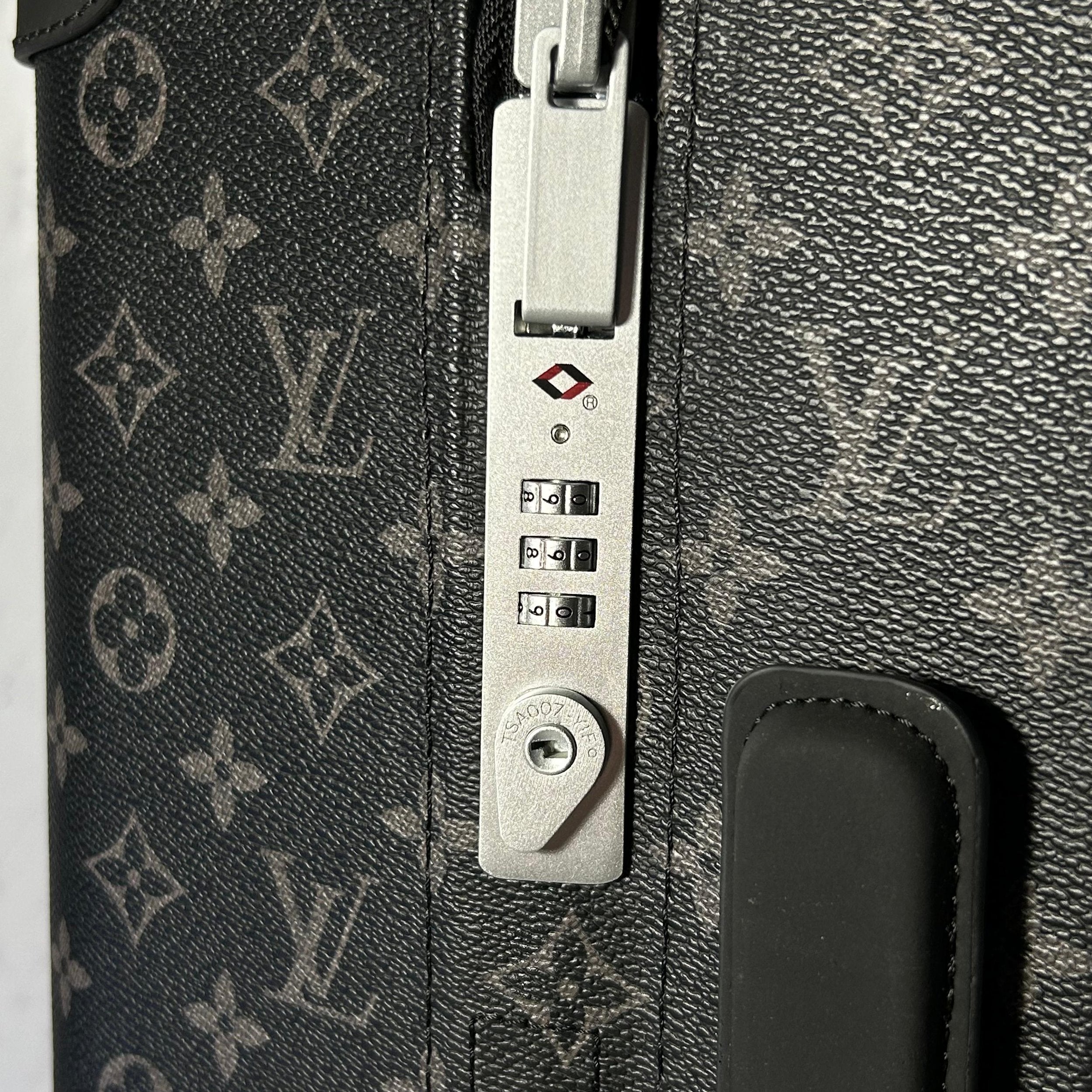 LV SUITCASE - Image 18