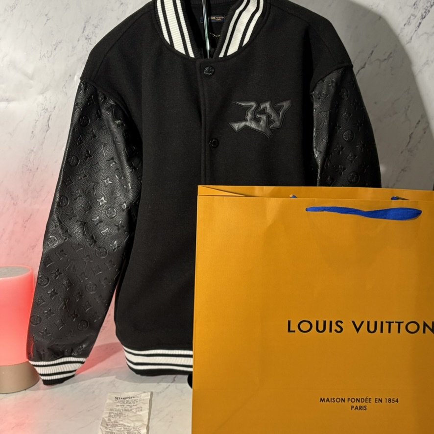 LV VARSITY (SIZE M-XL)