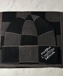 Alternative view of LV BEANIE & SCARF SET