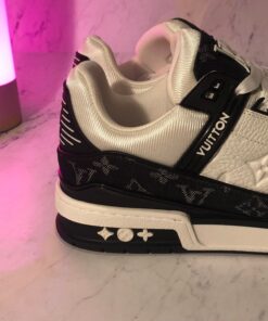 Alternative view of LV TRAINERS (SIZE 8-12 UK)