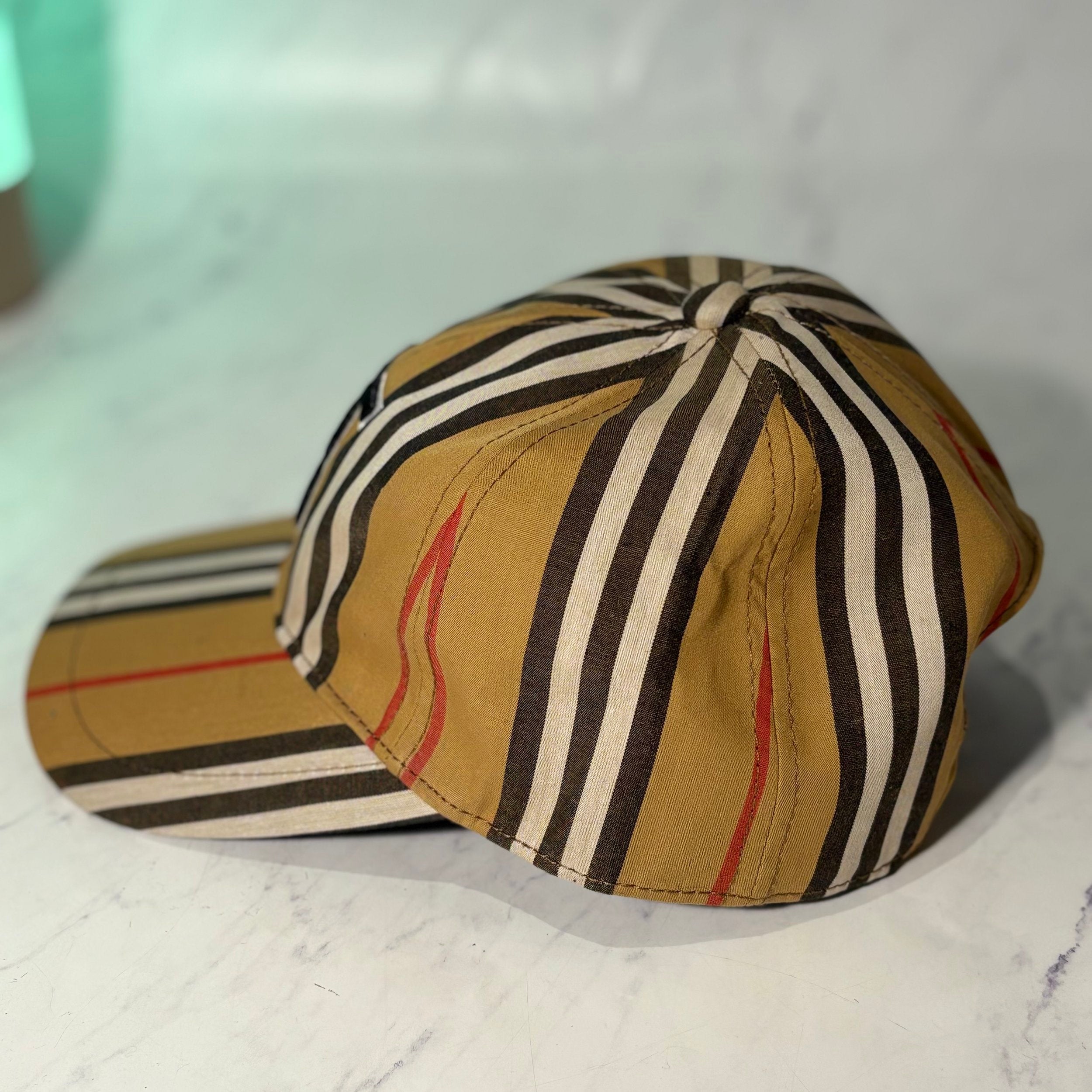 BURBERRY CAP - Image 6