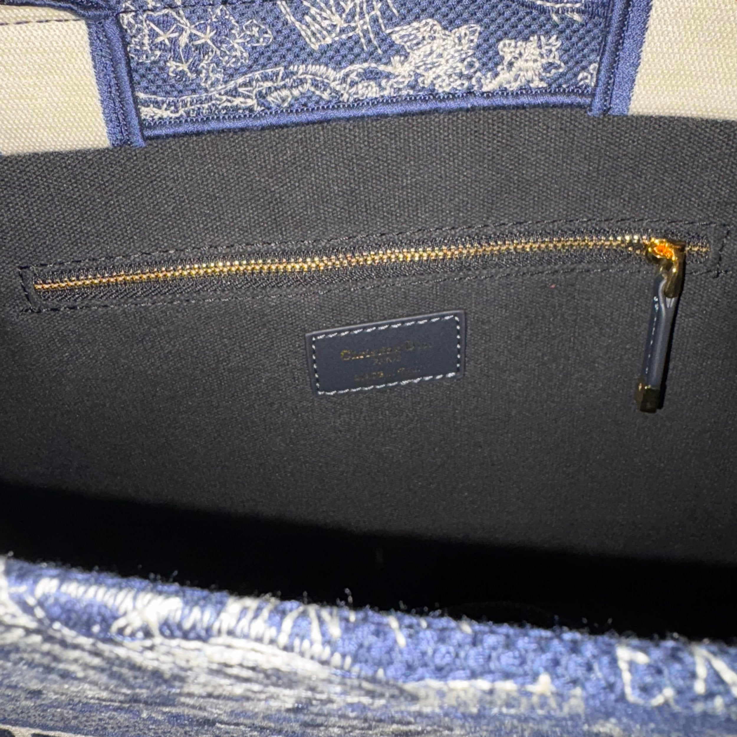 DIOR TOTE BAG JUNGLE - Image 11
