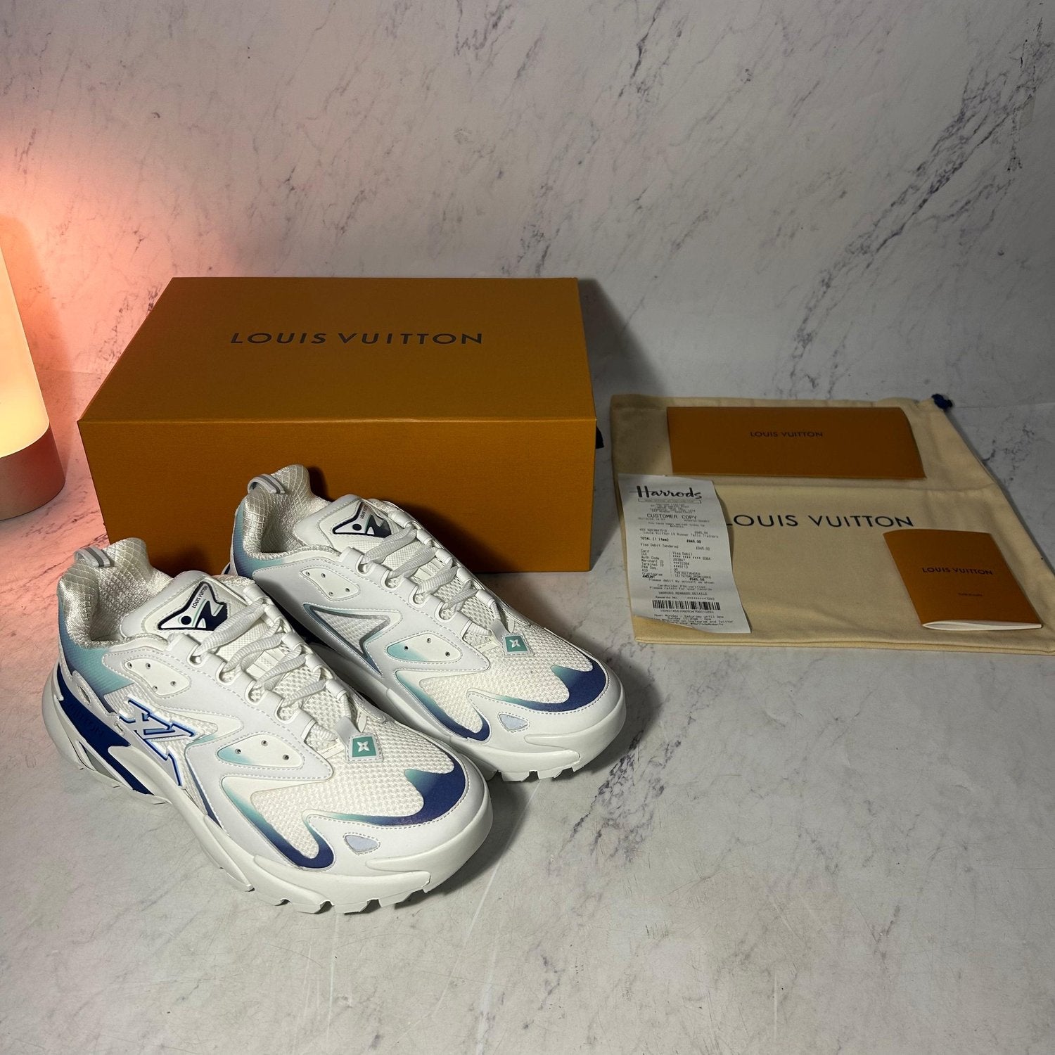 LV TATIC RUNNERS (SIZE 8-12 UK)