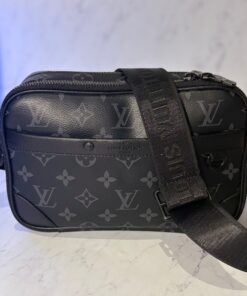 Alternative view of LV ALPHA MESSENGER BAG