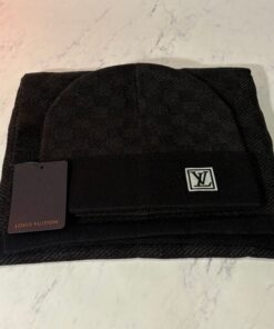 Alternative view of LV BEANIE & SCARF SET
